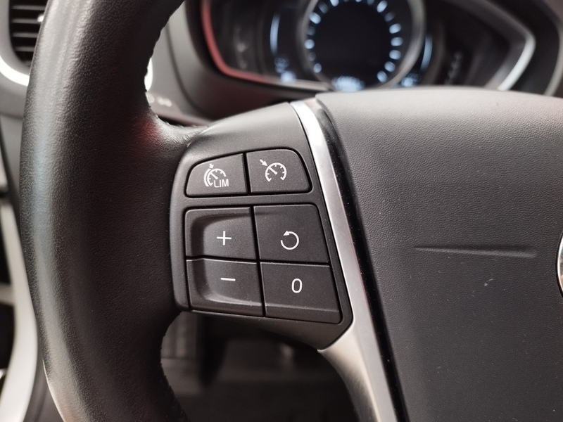 Volvo V40 Cross Country vaihtoauto