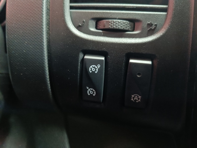 Opel Vivaro vaihtoauto