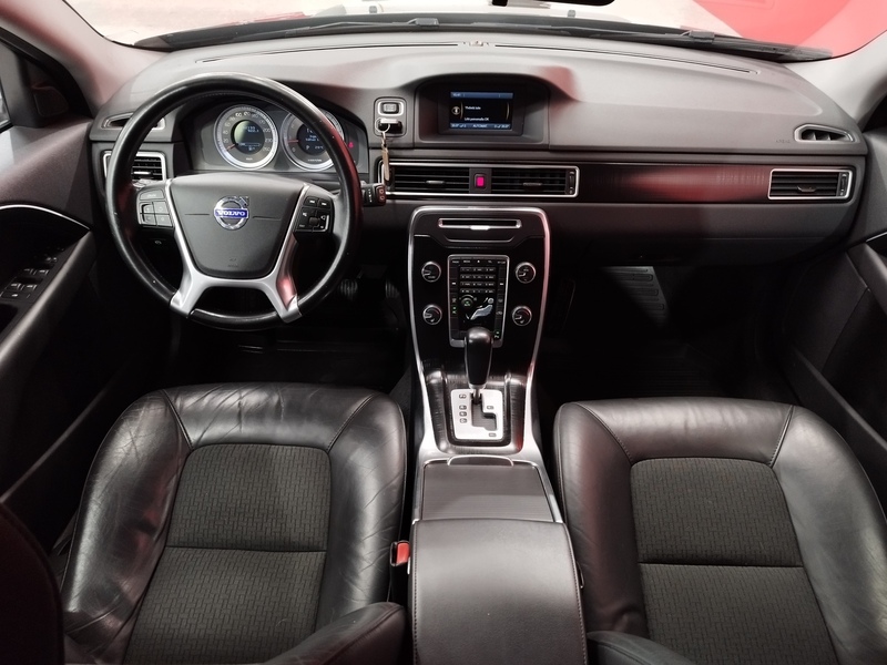 Volvo V70 vaihtoauto