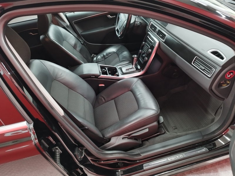 Volvo V70 vaihtoauto