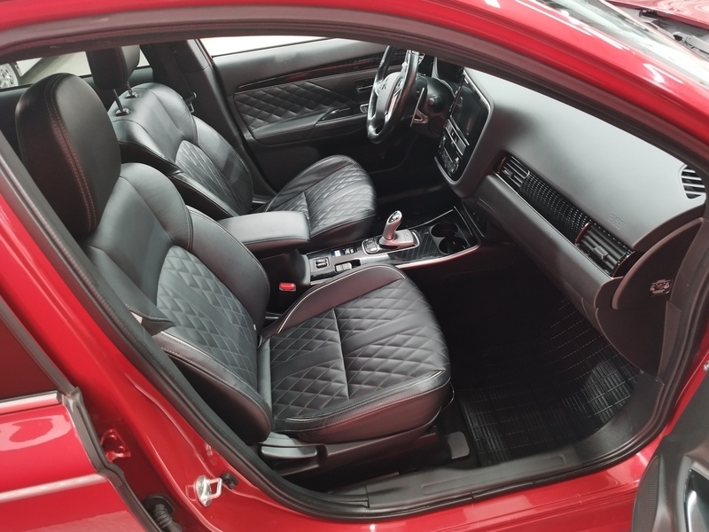 Mitsubishi Outlander PHEV vaihtoauto