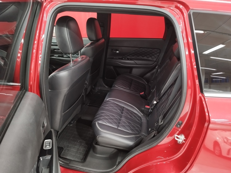 Mitsubishi Outlander PHEV vaihtoauto