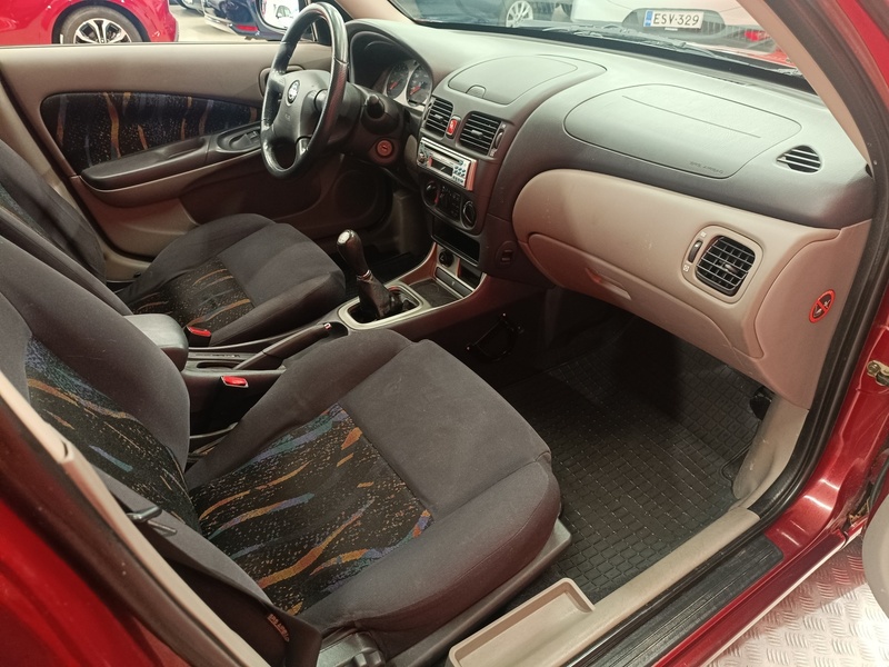 Nissan Almera vaihtoauto