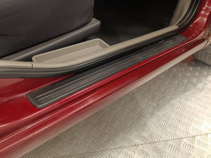 Nissan Almera vaihtoauto