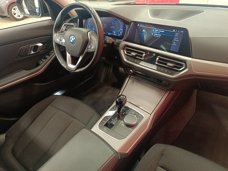 BMW 320 vaihtoauto