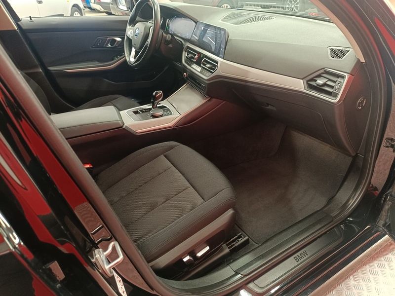 BMW 320 vaihtoauto