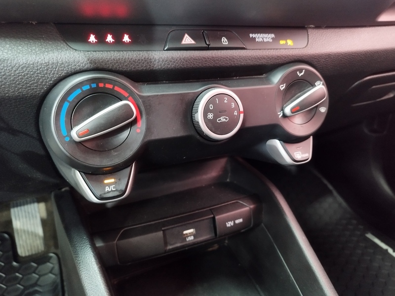 Kia Stonic vaihtoauto