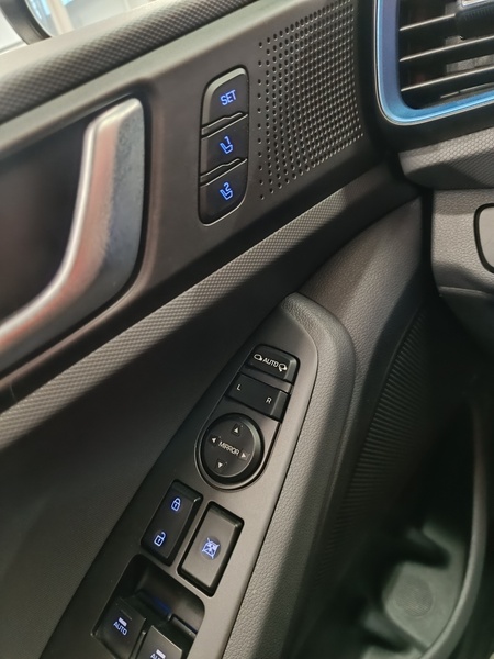 Hyundai IONIQ plug-in vaihtoauto