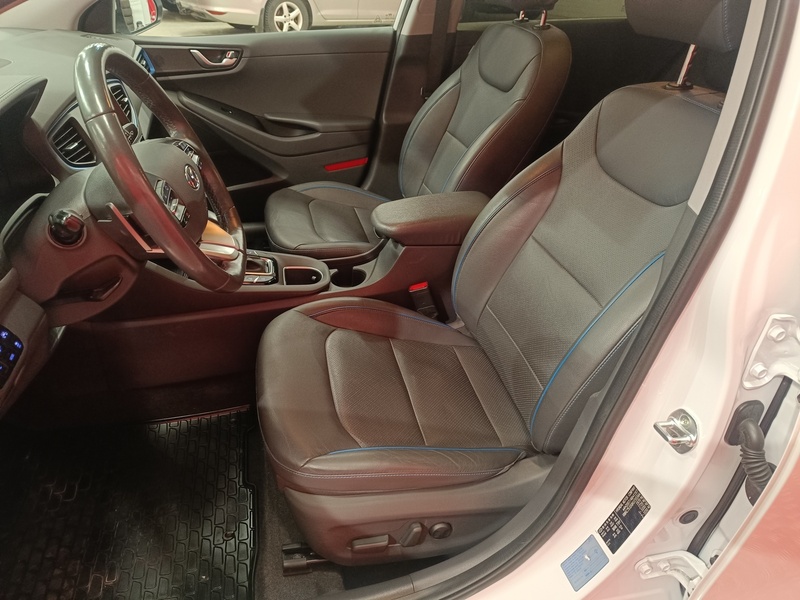Hyundai IONIQ plug-in vaihtoauto