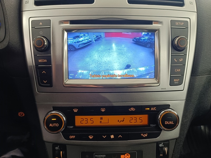 Toyota Avensis vaihtoauto