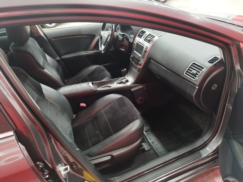 Toyota Avensis vaihtoauto