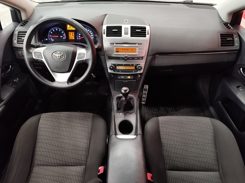 Toyota Avensis vaihtoauto