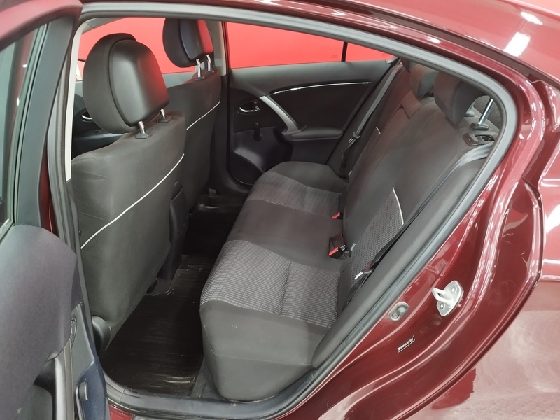 Toyota Avensis vaihtoauto