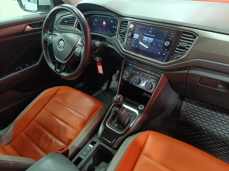 Volkswagen T-Roc vaihtoauto