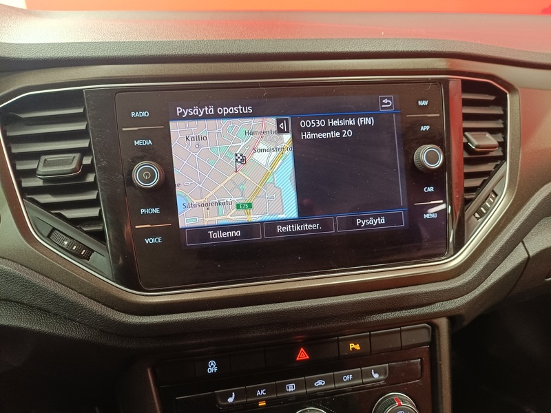 Volkswagen T-Roc vaihtoauto