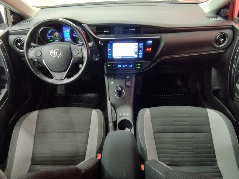 Toyota Auris vaihtoauto