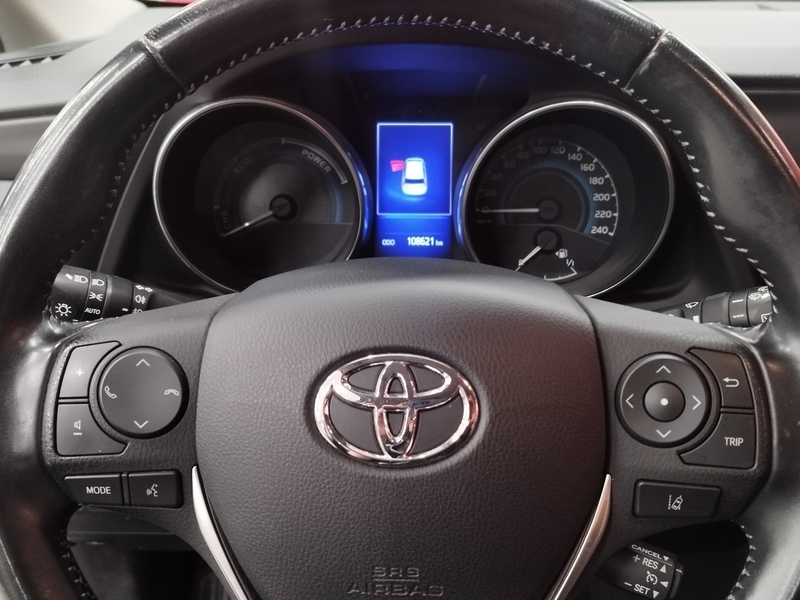 Toyota Auris vaihtoauto