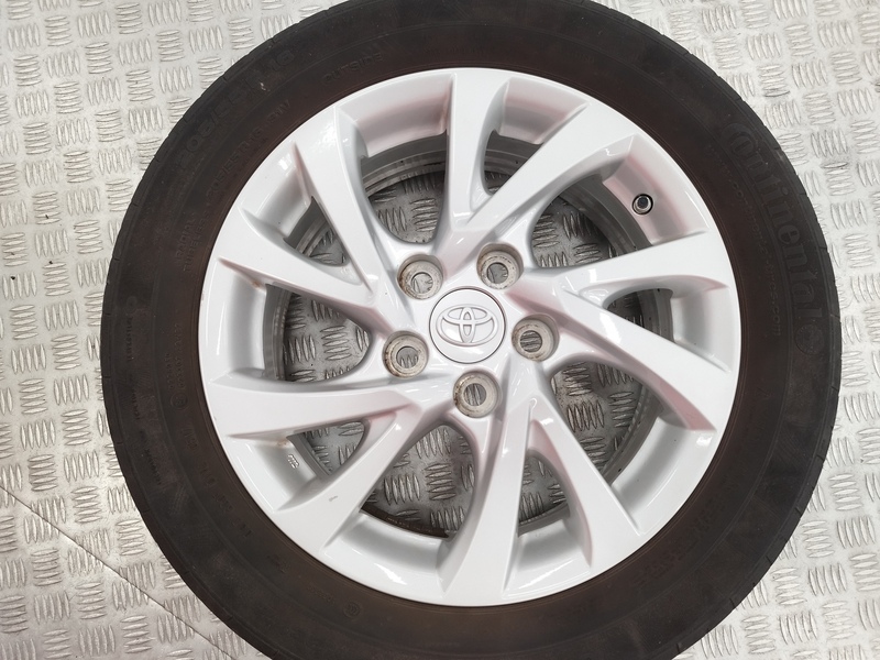 Toyota Auris vaihtoauto