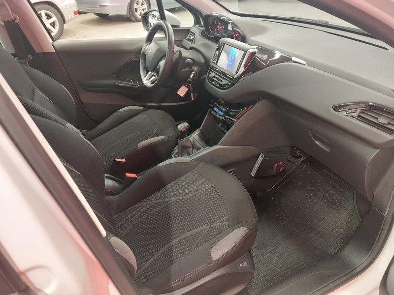 Peugeot 208 vaihtoauto