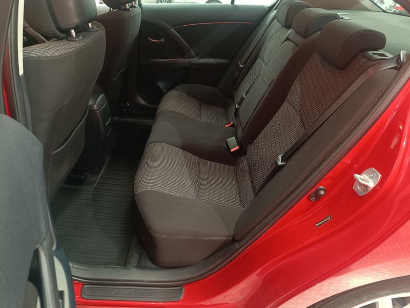 Toyota Avensis vaihtoauto