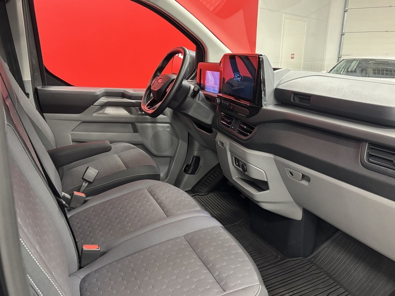 Ford Tourneo Custom vaihtoauto