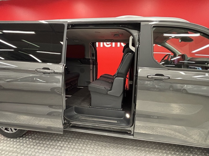 Ford Tourneo Custom vaihtoauto