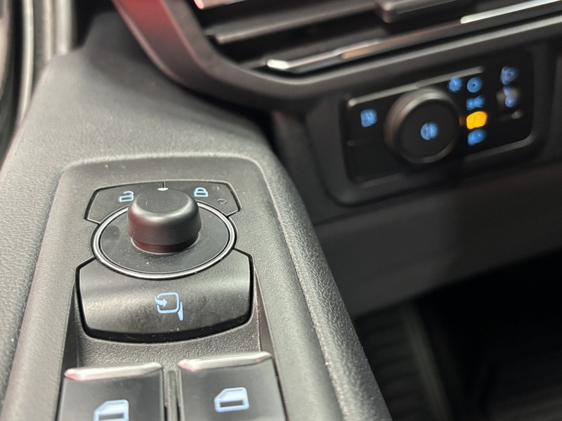 Ford Tourneo Custom vaihtoauto