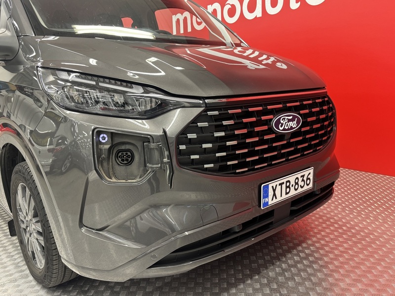 Ford Tourneo Custom vaihtoauto