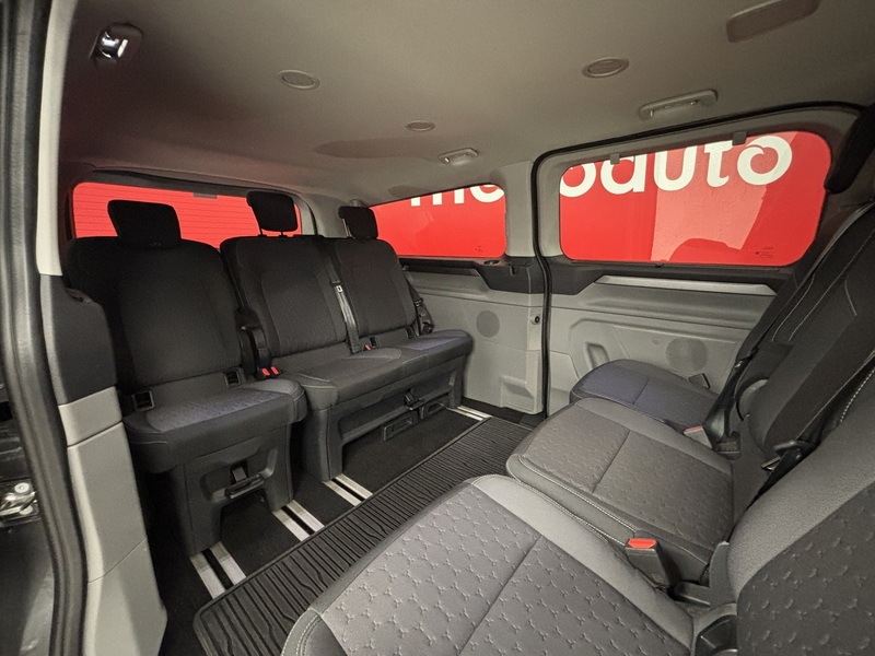 Ford Tourneo Custom vaihtoauto