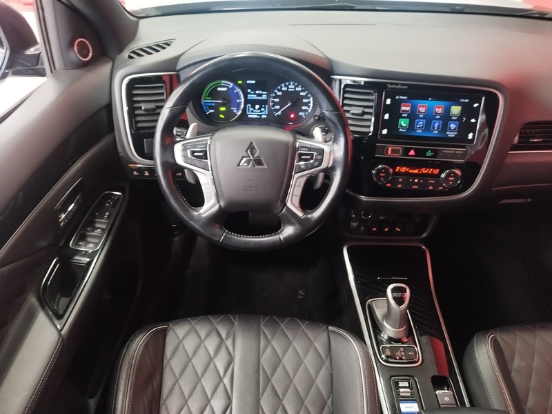 Mitsubishi Outlander PHEV vaihtoauto