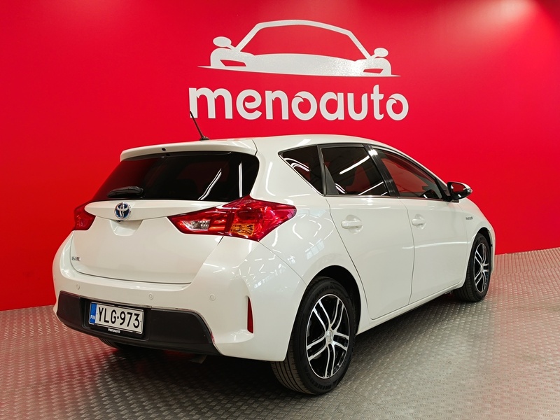 Toyota Auris vaihtoauto