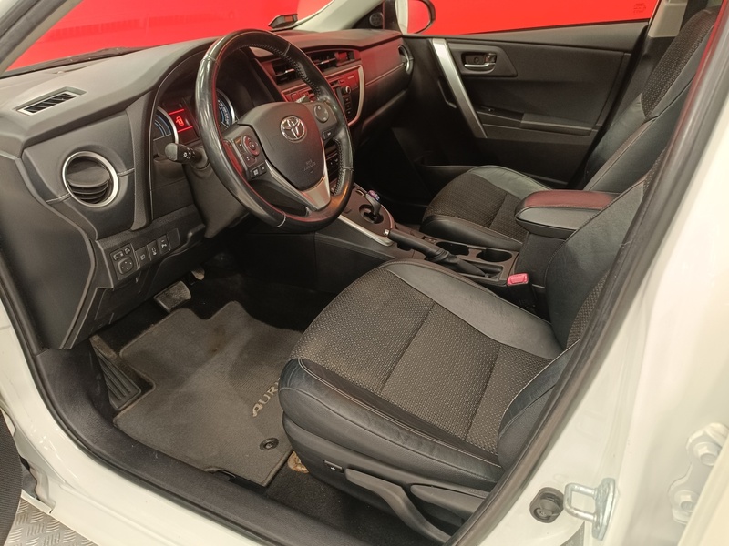 Toyota Auris vaihtoauto