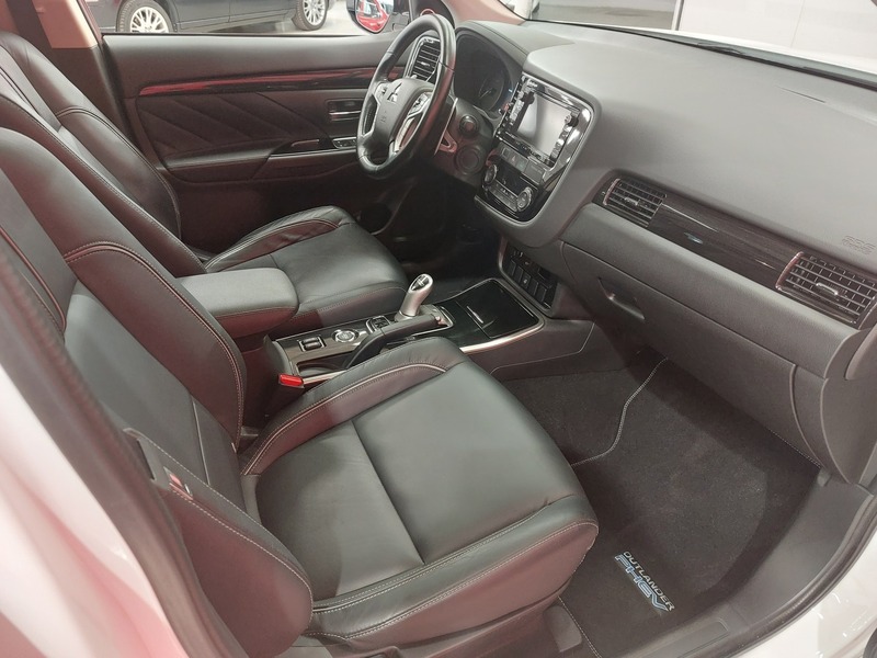 Mitsubishi Outlander PHEV vaihtoauto