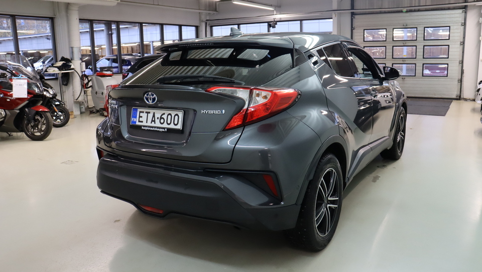Toyota C-HR vaihtoauto