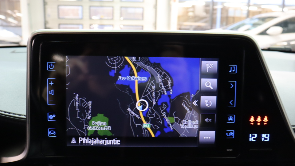 Toyota C-HR vaihtoauto