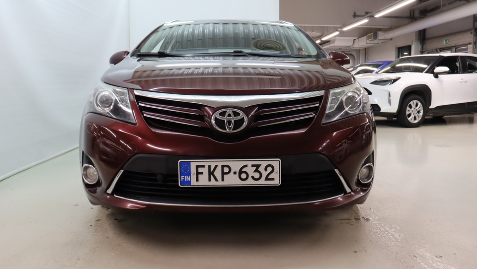 Toyota Avensis vaihtoauto