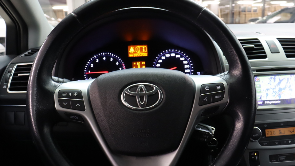 Toyota Avensis vaihtoauto