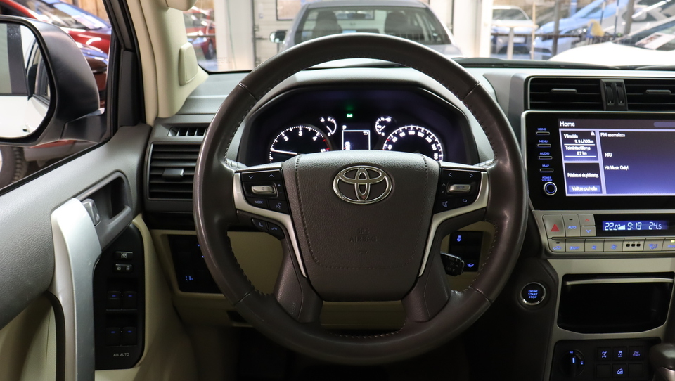 Toyota Land Cruiser vaihtoauto