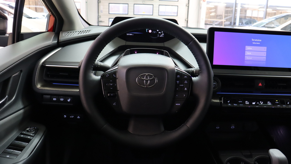 Toyota Prius Plug-in vaihtoauto