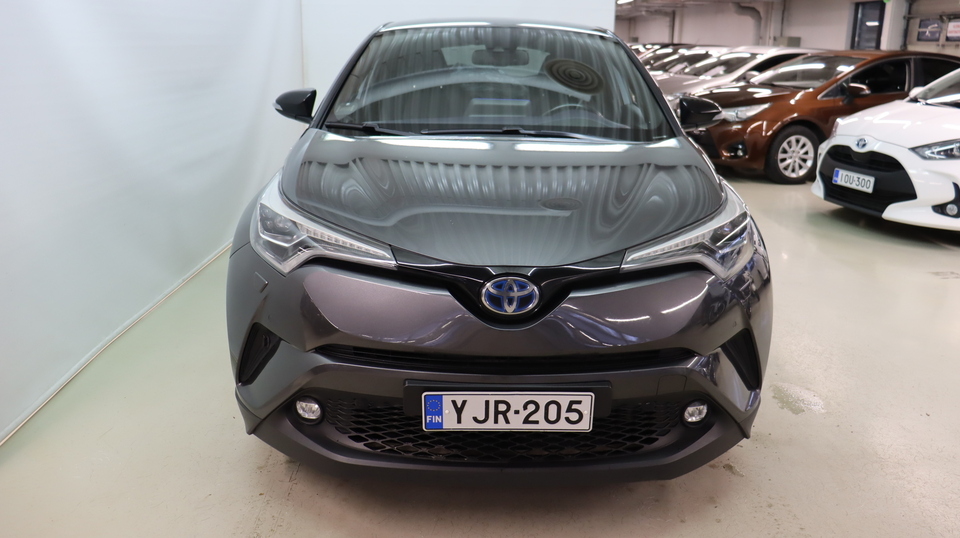 Toyota C-HR vaihtoauto