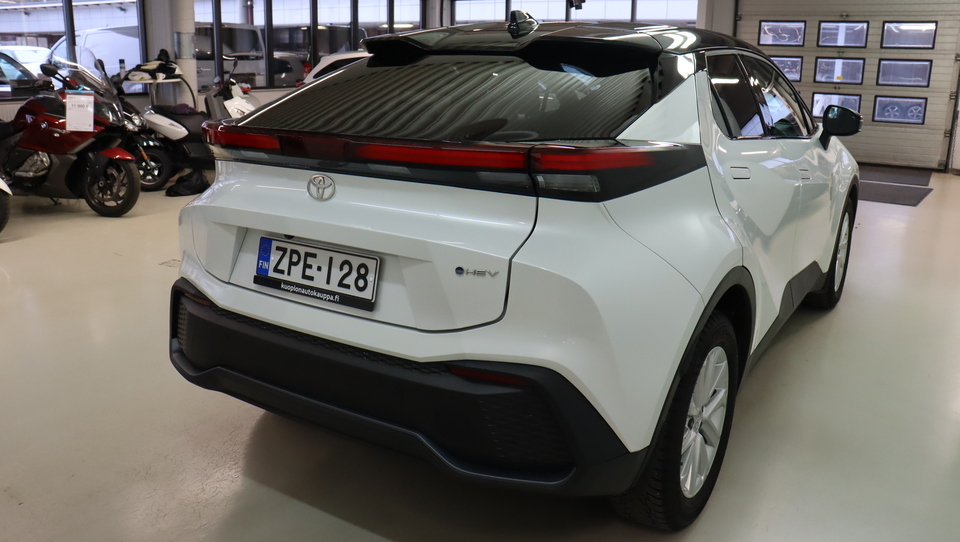 Toyota C-HR vaihtoauto