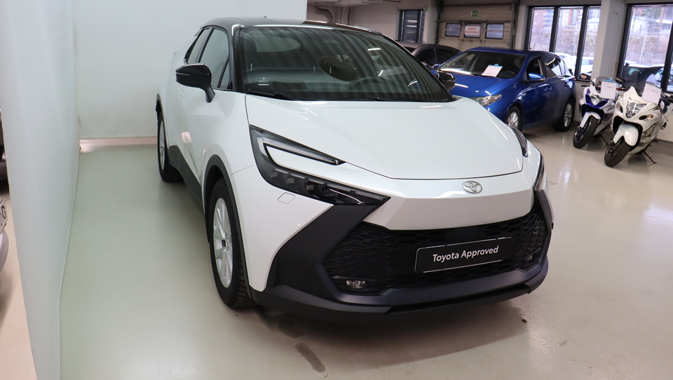 Toyota C-HR vaihtoauto