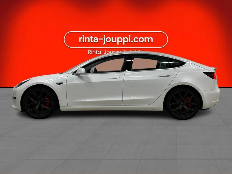 Tesla Model 3 vaihtoauto