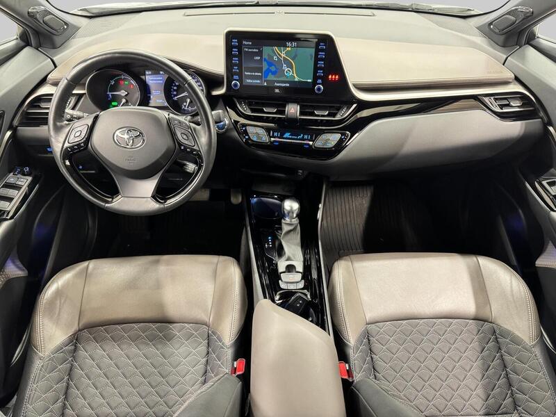 Toyota C-HR vaihtoauto