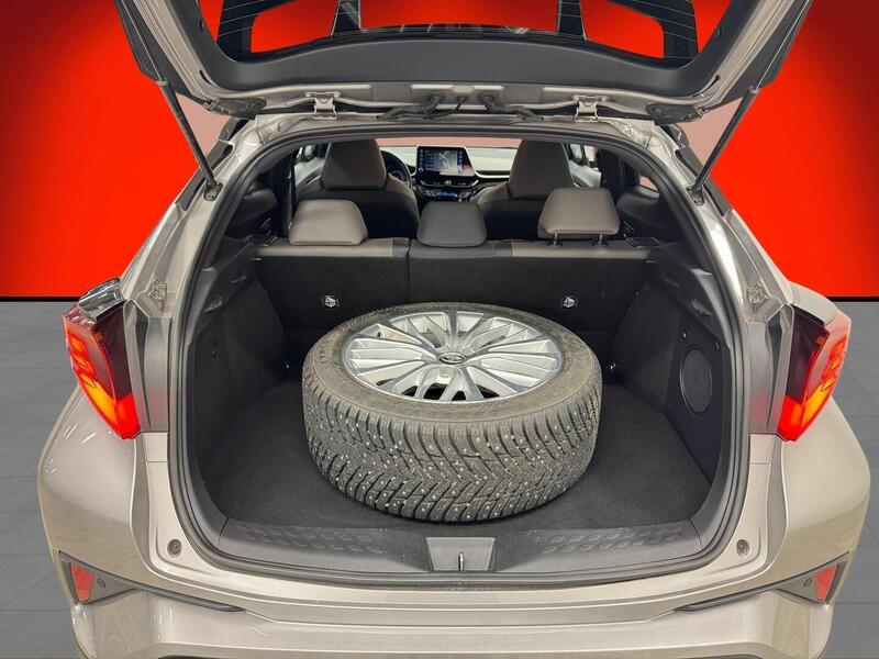 Toyota C-HR vaihtoauto