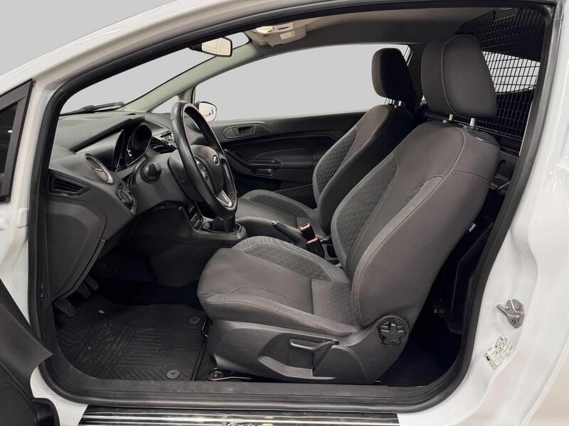 Ford Fiesta Van vaihtoauto