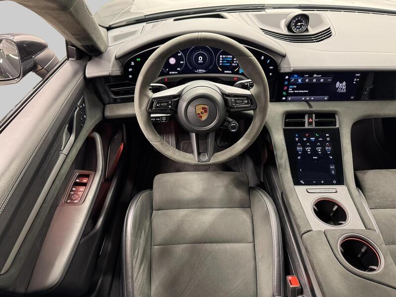 Porsche Taycan vaihtoauto