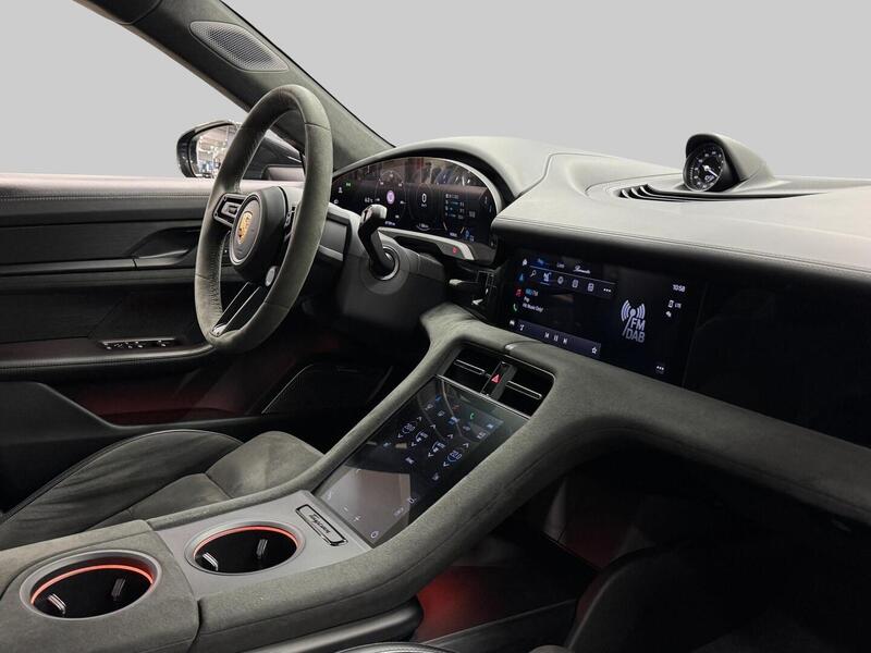 Porsche Taycan vaihtoauto