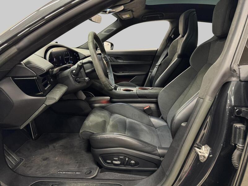 Porsche Taycan vaihtoauto