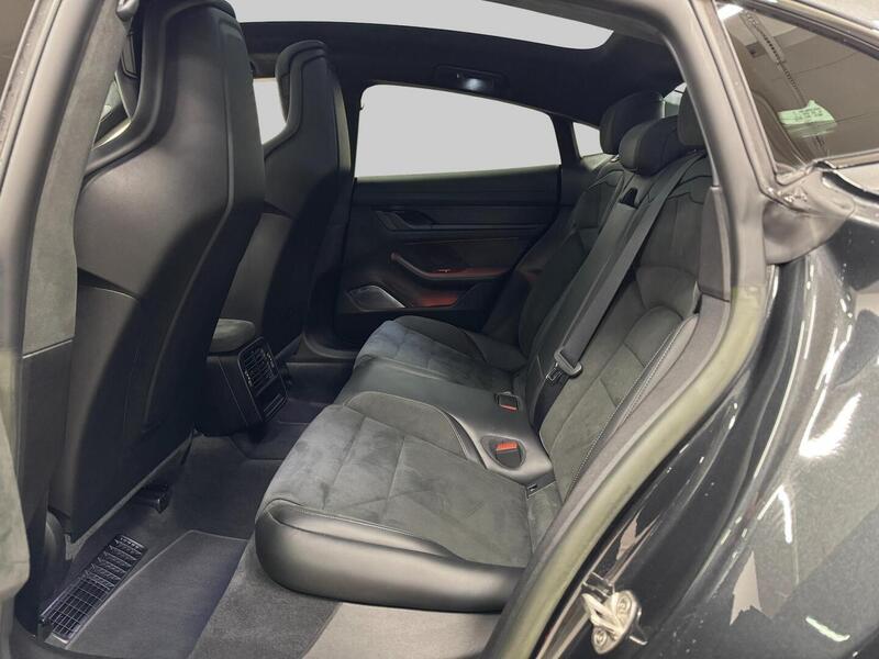 Porsche Taycan vaihtoauto